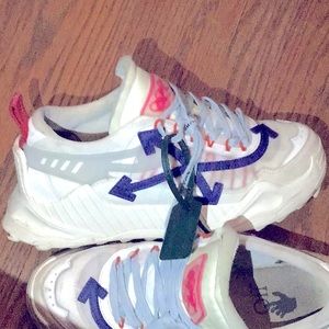 Off white shoes size “43”